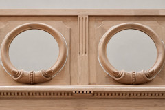Panneau mural en bois sculpté