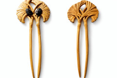 Broches