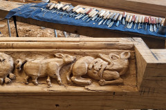Animaux sculptés sur bois traditionnel