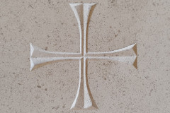 croix sculpté, autel sacralisé.